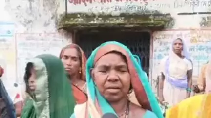 देवसर: ग्राम बिंदुल में कोटेदार की मनमानी के खिलाफ ग्रामीणों ने खोला मोर्चा, कहा- समय पर नहीं मिलता राशन #jansamasya