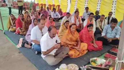 गुण्डरदेही: ओटेबंद में 10 लाख रुपए की लागत से बनेगा सामुदायिक भवन, जिला पंचायत अध्यक्ष तारणी पुष्पेंद्र चंद्राकर ने किया भूमि पूजन