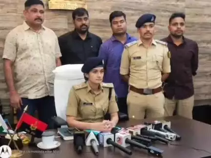 पूर्णिया पूर्व: सरसी पुलिस ने 4 हजार लीटर प्रतिबंधित कोडिनयुक्त सिरप के साथ दो अभियुक्तों को किया गिरफ्तार, SP ने की प्रेस वार्ता