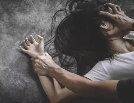 MP-তে ধার মেটাতে না পেরে বন্ধুর কাছে স্ত্রীকে বিক্রি করে দিল স্বামী, মহিলাকে একাধিকবার ধর্ষণ করল ব্যক্তি