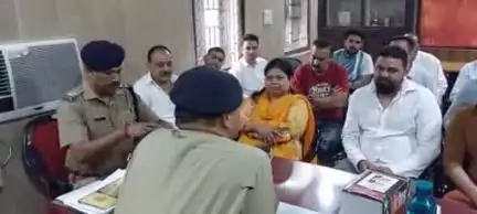 रूड़की: गंगनहर कोतवाली में कावड़ यात्रा को लेकर कोतवाली प्रभारी ने होटल स्वामियों के साथ की बैठक