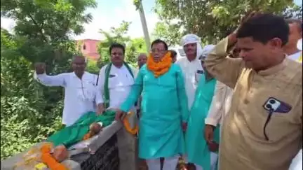 जगदीशपुर: जगदीशपुर प्रखंड के चकवा पंचायत में विधायक राम विशुन सिंह लोहिया ने लाखों की लागत से तीन योजनाओं का किया उद्घाटन