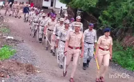 अकोट: ग्रामीण पोलीस स्टेशन अंतर्गत मुंडगाव येथे मोहरम उत्सवाच्या पार्श्वभूमीवर रूट मार्च पार पडला