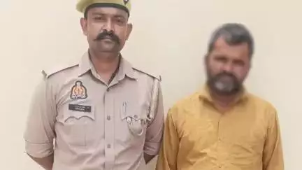 बिलारी: बिलारी पुलिस ने मोहल्ला कच्चा कटरा में आंवला पुलिस के सहयोग से एक वारंटी को किया गिरफ्तार