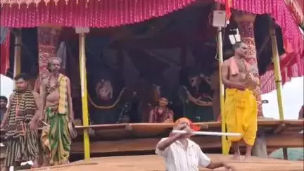 ଧରାକୋଟ: ଧରାକୋଟ ଗଡ଼ ଜଗନ୍ନାଥ ମନ୍ଦିର ରେ ଆଜି ହେଲା ଘୋଷଯାତ୍ରା,ହଜାର ହଜାର ଶ୍ରଦ୍ଧାଳୁ ଟାଣିଲେ ରଥ