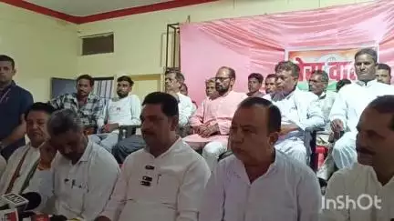 अशोक नगर: जीतू पटवारी पर FIR के विरोध में रघुवंशी धर्मशाला में प्रेस वार्ता, कहा- दबाव में दिया शपथपत्र