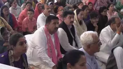 ऊना: श्रीमद्भागवत कथा में लीन हुए उपमुख्यमंत्री मुकेश अग्निहोत्री, समर्पित भाव से निभा रहे धार्मिक कर्तव्य