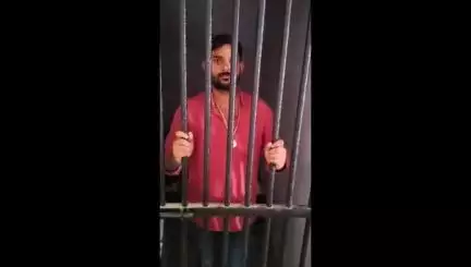 जौनपुर: सई नदी बरगूदर पुल से पुलिस ने ₹25 हजार का इनामिया अभियुक्त किया गिरफ्तार