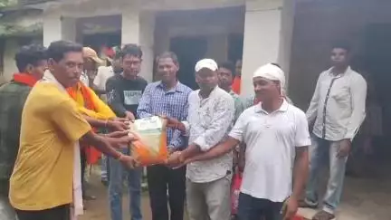 बोलबा: बोलबा प्रखंड कृषि कार्यालय में उप प्रमुख की मौजूदगी में किसानों को मक्का बीज वितरित किया गया