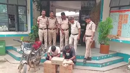 सतवास: सतवास पुलिस ने अवैध देशी शराब की पांच पेटियां जब्त कीं, दो आरोपी हिरासत में
