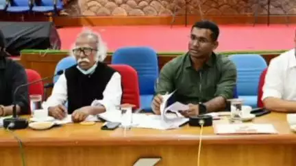 കണ്ണൂർ: തെരുവുനായ ശല്യം, കളക്ടറേറ്റിൽ നടന്ന ജില്ല വികസന സമിതി യോഗം പ്രവർത്തനങ്ങൾ ഏകോപിപ്പിച്ചു, മന്ത്രി കടന്നപ്പള്ളി പങ്കെടുത്തു