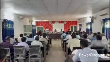 तेघरा: तेघड़ा में विशेष गहन पुनरीक्षण 2025 को लेकर बीएलओ, सुपरवाइजर एवं निर्वाचन पदाधिकारी का प्रशिक्षण