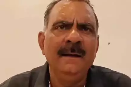 ओरमांझी: पासवा के राष्ट्रीय अध्यक्ष ने राजकीय अतिथि शाला में गोल इंस्टीट्यूट पर छात्रों को गुमराह करने का आरोप लगाया