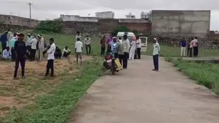रेवदर: रेवदर के मंडार रानीवाड़ा स्टेट हाईवे पर निजी ट्रेवल्स से टकराई ईको कार, हादसे में कार में सवार तीन लोग, एक की मौत