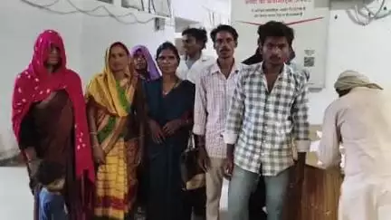 रायसेन: पीएम आवास योजना पर वन विभाग की रोक, मेंढकी भोई कॉलोनी की महिलाओं ने कलेक्टर से लगाई गुहार