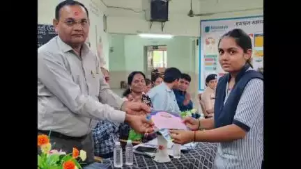 ગારિયાધાર: રૂપાવટી સહિત પ્રાથમિક શાળાઓમાં શાળા પ્રવેશોત્સવ કાર્યક્રમ કરવામાં આવ્યો, આગેવાનો અઘિકારીઓ ઉપસ્થિત રહ્યા