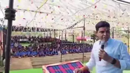 बलौदाबाज़ार: बलौदा बाजार जिला में ईमानदारी, निष्ठा व लगन से मेहनत करने की सलाह दी राजस्व मंत्री श्री वर्मा ने नवप्रवेशी छात्रों को