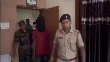 धनबाद/केंदुआडीह: धनबाद में युवक की हत्या मामले में पुलिस ने एक आरोपी को किया गिरफ्तार, डीएसपी नौशाद आलम ने प्रेस वार्ता में दी जानकारी