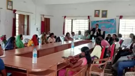 बेंगाबाद: दासडीह पंचायत में कानूनी जागरूकता शिविर आयोजित, अधिवक्ताओं ने दी विधिक अधिकारों की जानकारी