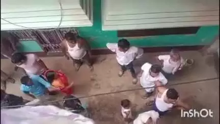 आरा: खेताड़ी मोहल्ले में बेटे ने पतोह के घर पर किया हमला, वीडियो सोशल मीडिया पर हुआ वायरल