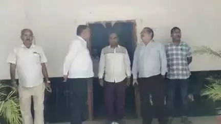 रहुई: सीएचसी रहुई का सीएस ने किया निरीक्षण, लेखपाल समेत 8 कर्मी अनुपस्थित पाए गए