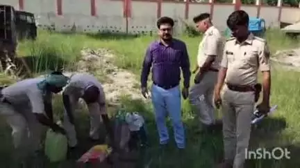 मधेपुर: भेजा थाना में 10 मामलों में ज़ब्त 87.250 लीटर शराब का किया गया विनष्टीकरण