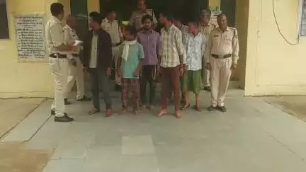 आमला: आमला पुलिस ने अलग-अलग मामलों में 2 स्थायी और 5 गिरफ्तारी वारंटियों को किया गिरफ्तार, न्यायालय में पेश