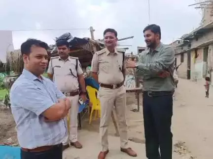 पुपरी: सुरसंड नगर पंचायत के वार्ड 11 में वार्ड पार्षद के उपचुनाव के लिए कड़ी सुरक्षा के बीच मतदान सम्पन्न
