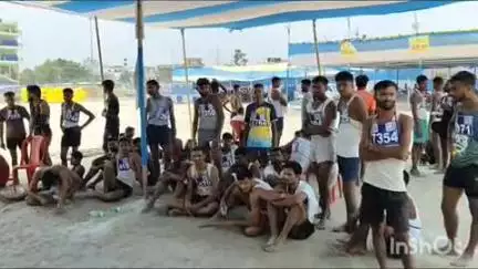 गोपालगंज: वीएम मैदान में होमगार्ड बहाली प्रक्रिया के छठे दिन भी उमड़ी अभ्यर्थियों की भीड़, बारी-बारी से हुई शारीरिक परीक्षा