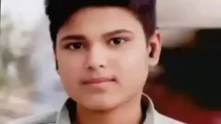 इटावा: भरथना इलाके में पिता के पास घूमने जा रहे किशोर की जनसाधारण एक्सप्रेस ट्रेन से गिरकर हुई दर्दनाक मौत, पुलिस ने कराया पीएम