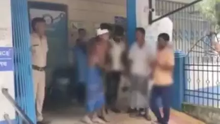 হলদিবাড়ি: জমি বিবাদের জেরে জমির আদিয়ারকে ধারাল অস্ত্রের কোপ জমির মালিকের, ঘটনার তদন্তে হলদিবাড়ি থানার পুলিশ