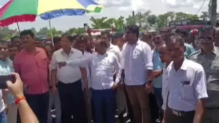 তুফানগঞ্জ ১: দেওচড়াই, চিলাখানা, নাটাবাড়ি ও ধলপল GP এলাকায় 791 কোটি টাকা ব্যয়ে 6টি রাস্তা ও মন্দিরের দেওয়ালের উদ্বোধনে মন্ত্রী