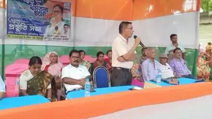 শীতলকুচি: ভাঐরথানা হরি মন্দিরের মাঠে একুশে জুলাই উপলক্ষ্যে তৃণমূল কংগ্রেসের কর্মিসভা অনুষ্ঠিত হল