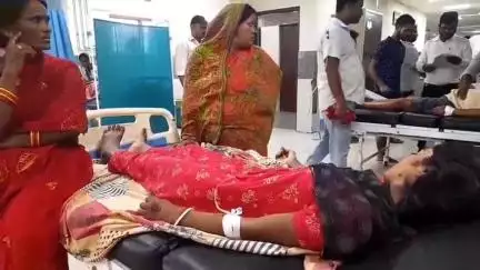 बेतिया: मिश्रौली गांव में सांप काटने से महिला जख्मी, नाज़ुक हालत में महिला को कराया गया जीएमसीएच में भर्ती