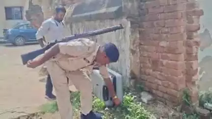 खड़गपुर: लावारिस बैग मिलने से सामुदायिक स्वास्थ्य केंद्र में मची अफरा-तफरी