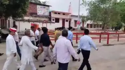 गाज़ीपुर: सावन महापर्व को लेकर प्रशासन ने तेज की तैयारियां, डीएम और एसपी ने महाहर धाम का किया निरीक्षण
