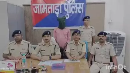 जामताड़ा: मधसा जंगल में जामताड़ा साइबर पुलिस ने छापेमारी कर एक साइबर अपराधी को गिरफ्तार कर जेल भेजा, मोबाइल सिम बरामद