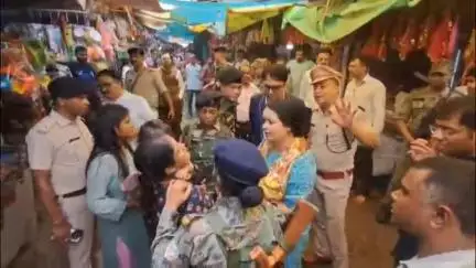 रामगढ़: रजरप्पा छिन्नमस्तिका मंदिर स्थित भैरवी नदी में नहाते समय युवक बहा, मुख्य सचिव और एसपी ने घटना की जानकारी ली