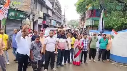 বসিরহাট ১: ল কলেজের ছাত্রীকে গণধর্ষণের প্রতিবাদ সহ একাধিক বিষয়কে সামনে রেখে বসিরহাট থানার সামনে বিক্ষোভ কংগ্রেসের