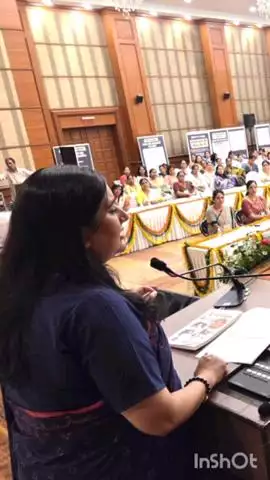 पार्लियामेंट स्ट्रीट: सांसद बांसुरी स्वराज नई दिल्ली स्थित महाराष्ट्र सदन में भाजपा महिला मोर्चा दिल्ली के कार्यक्रम में पहुंचीं