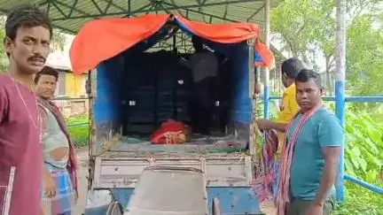 পূর্বস্থলী ১: বলদেডাঙা এলাকায় স্বামী স্ত্রীর মধ্যে মনোমালিন্যের জেরে গলায় ফাঁস দিয়ে আত্মঘাতী ব্যক্তি