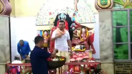 চাকদা: চাকদা ভেন্ডার কালী মন্দিরে বিপত্তারিণী পুজো দিতে ভক্তদের ভিড়