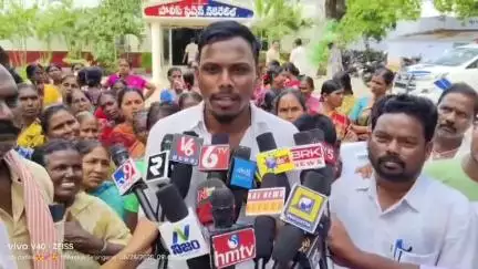 నకిరేకల్: మంగళపల్లి గ్రామంలో ప్రజలను బీఆర్ఎస్ నాయకులు రెచ్చగొడుతున్నారు: గ్రామస్తుడు నాగేంద్రబాబు
