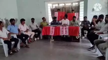 బాన్సువాడ: విద్యార్థుల సమస్యలు పరిష్కరించడంలో ప్రభుత్వం విఫలం: బాన్సువాడలో ఏఐఎస్ఎఫ్ రాష్ట్ర సహాయ కార్యదర్శి రఘురాం