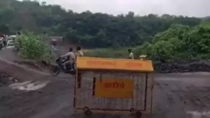 रायगढ़: केलो डैम का गेट खोलने से कचरा डंपिंग यार्ड गोवर्धनपुर मार्ग बंद, भारी वाहनों की लगी कतार