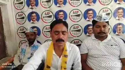 फिरोज़ाबाद: रहना में AAP कार्यकर्ताओं ने किया ऐलान, कहा- स्कूलों को बंद नहीं होने देंगे