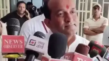 बैरसिया: भोपाल में पहली ही बारिश से कई बस्तियों में हुआ जल भराव, नगर निगम अध्यक्ष किशन सूर्यवंशी ने कहा- नालों की सफाई जारी है