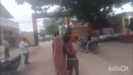 कायमगंज: गांव रामनगर पुठरी में पुराने विवाद के चलते 2 पक्षों में लाठी-डंडे चले, फायरिंग में एक महिला सहित 3 लोग हुए घायल