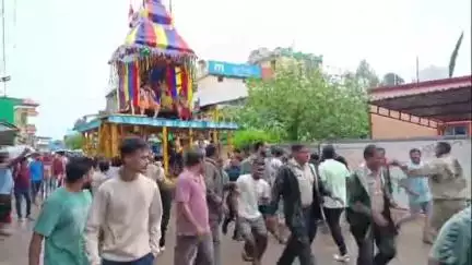ସୋନପୁର: ସଦର ଶ୍ରୀ ଗୁଣ୍ଡିଚା ରଥ ଯାତ୍ରା ରେ  ରଥ  ଟଣା ବେଳେ ଆଜି ସୋନପୁର ବଡ ଦାଣ୍ଡ ରେ ଅଘଟଣ ଘଟିଛି