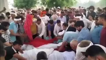 रोहतक: गांव खेड़ी साध में एक साथ जलीं चार चिताएं, मरने वालों में एक ही परिवार के तीन सदस्य